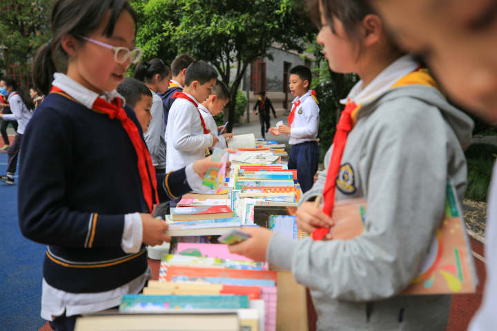 杭州时代小学今年的读书节活动很特别(图5)