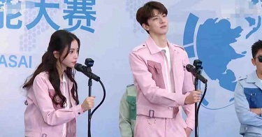 Angelababy离婚后首爆恋情?疑似与林一网吧同框!网吧老板急回应