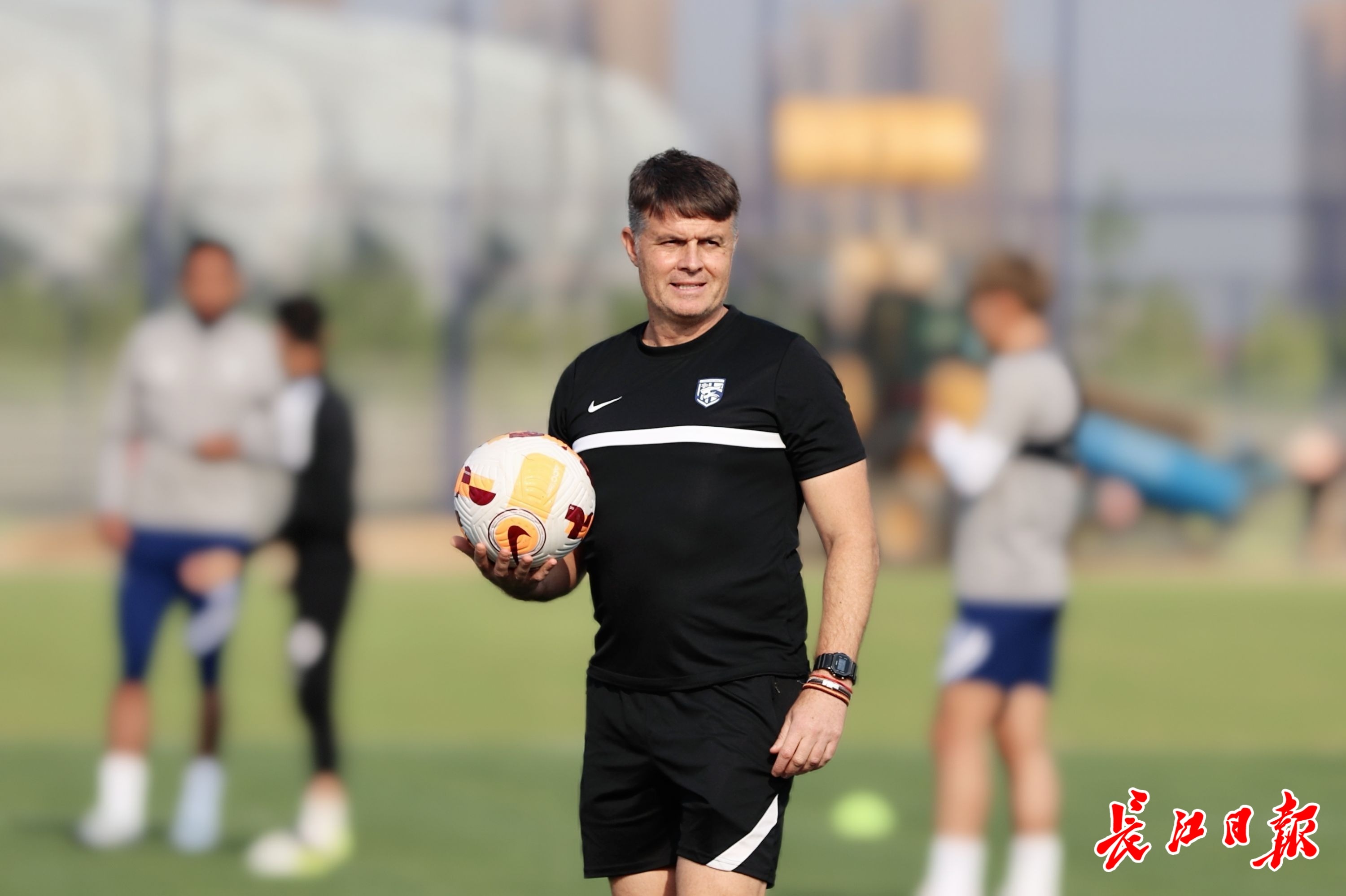 巴西足球现在的主帅(专访武汉三镇队主教练佩德罗:打造快速,有效的新