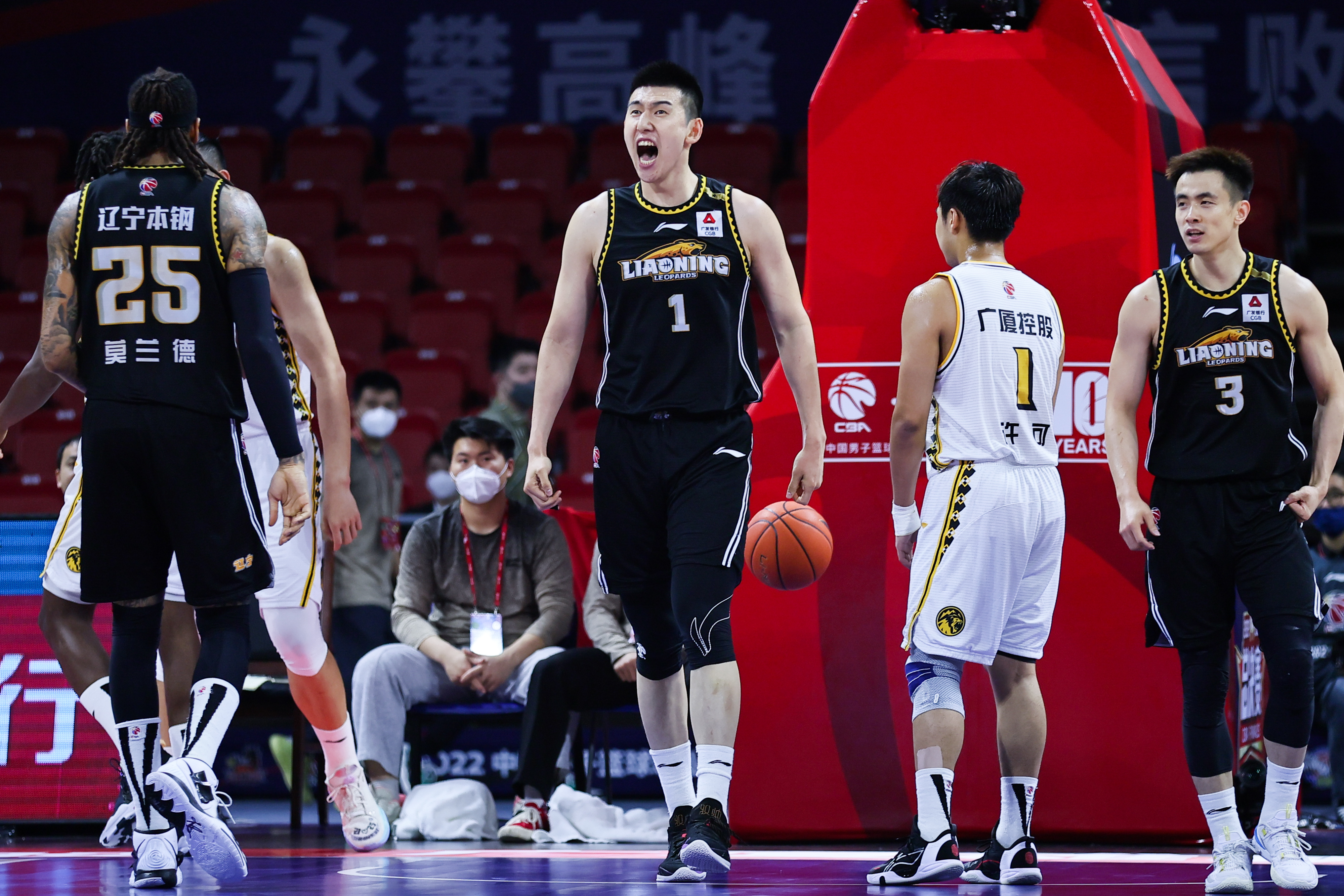 cba总决赛在哪里比(辽宁男篮CBA总冠军！4-0横扫广厦，赵继伟拿下FMVP)