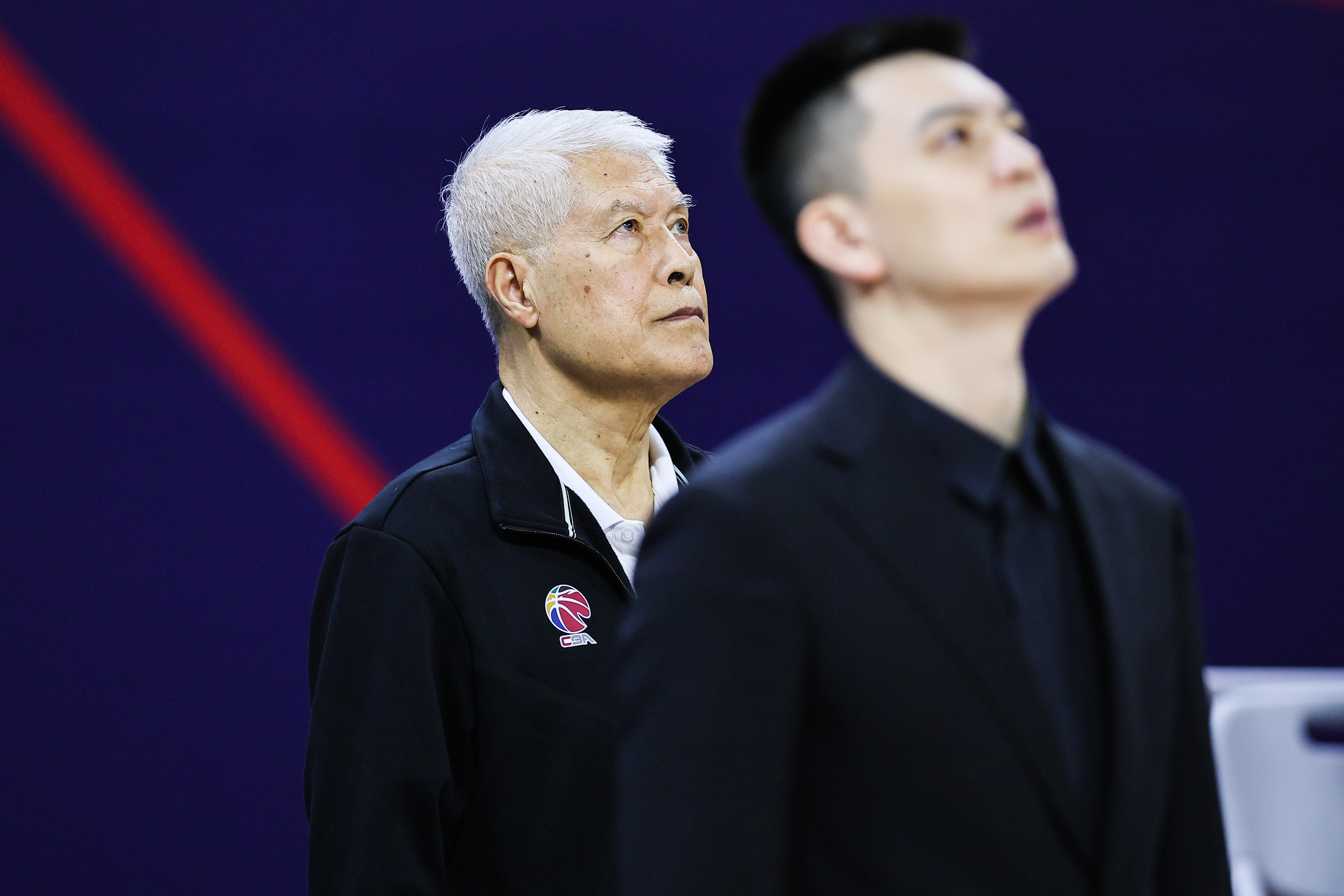 82岁蒋兴权离开辽宁男篮正式退休，上赛季他举起了冠军王鼎