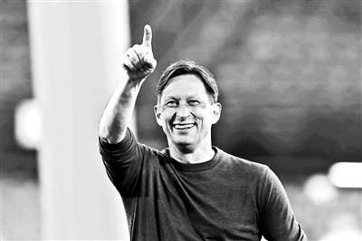 韦里西莫将执教至赛季结束（前国安主帅施密特将执教本菲卡）-趣拿体育