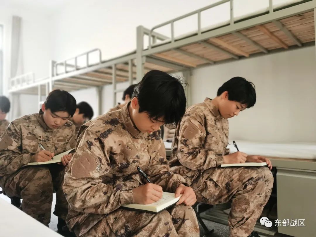 女兵一般在部队干什么训练累不累-第11张图片