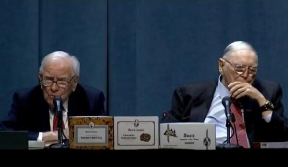 巴菲特：比特币25美元打包都不买 曾称比特币为老鼠药