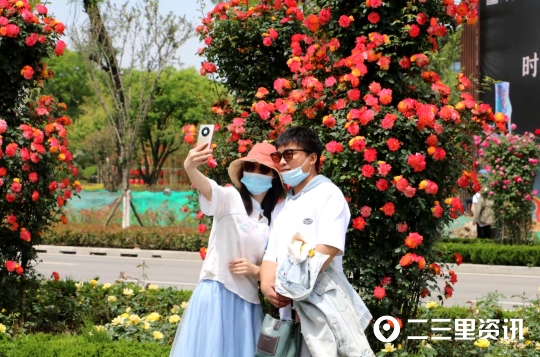 引領(lǐng)文明新風(fēng)尚！漢中首條彩色斑馬線亮相街頭