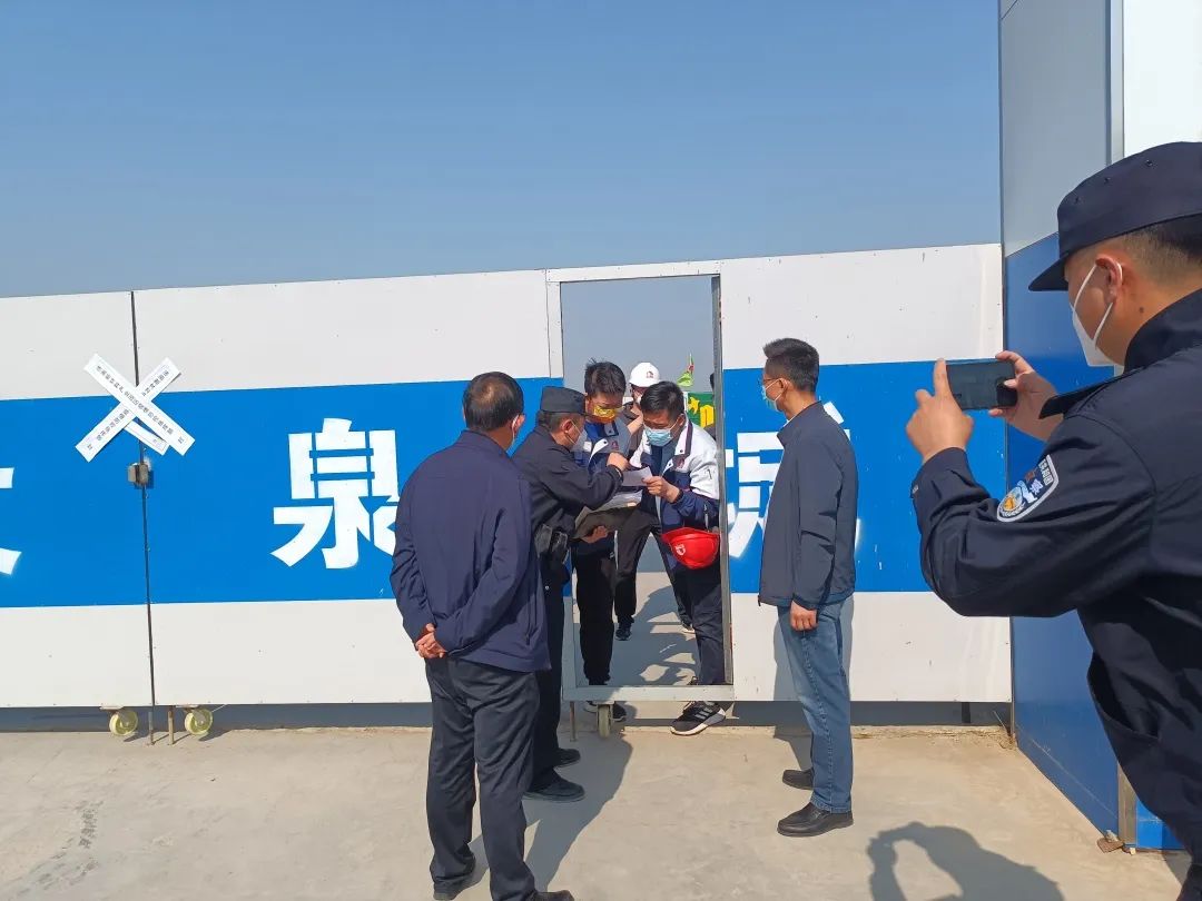 【防疫先锋人物】杨丰波：“疫”线干将冲在前，党员模范显担当