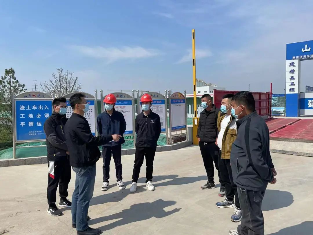 【防疫先锋人物】杨丰波：“疫”线干将冲在前，党员模范显担当