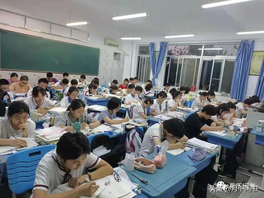 青未了｜高三陪读日记——中秋节，老师守着一个班级的团圆