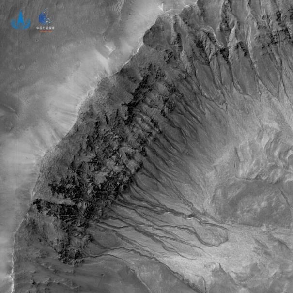 “祝融号”火星车准备越冬 环绕器持续开展环绕探测