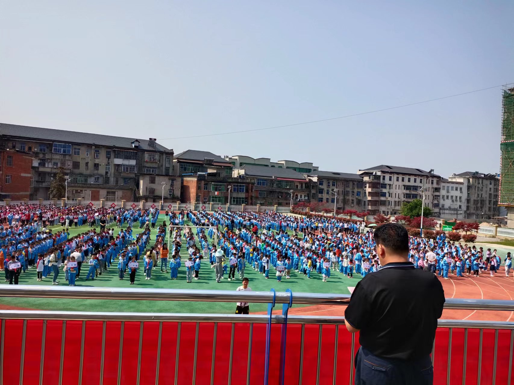 足球小报写什么(展阳光体育 享快乐足球——记武宁三小校园足球月系列