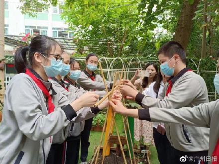 廣州市荔灣區(qū)增滘小學(xué)天臺建起“芳草園”(圖5) 廣州市荔灣區(qū)增滘小學(xué)天臺建起“芳草園”(圖5)