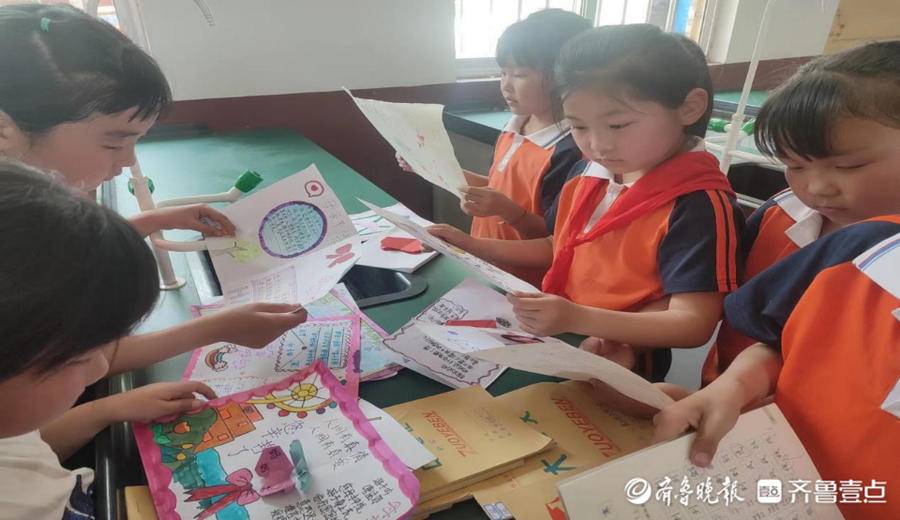 东昌府区张樊小学进行优秀作业展评(图1)