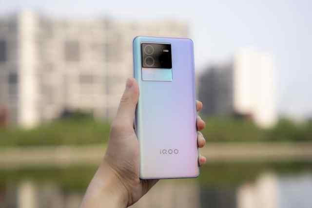 iQOO Neo6 SE评测：全民电竞自由时代的临门一脚