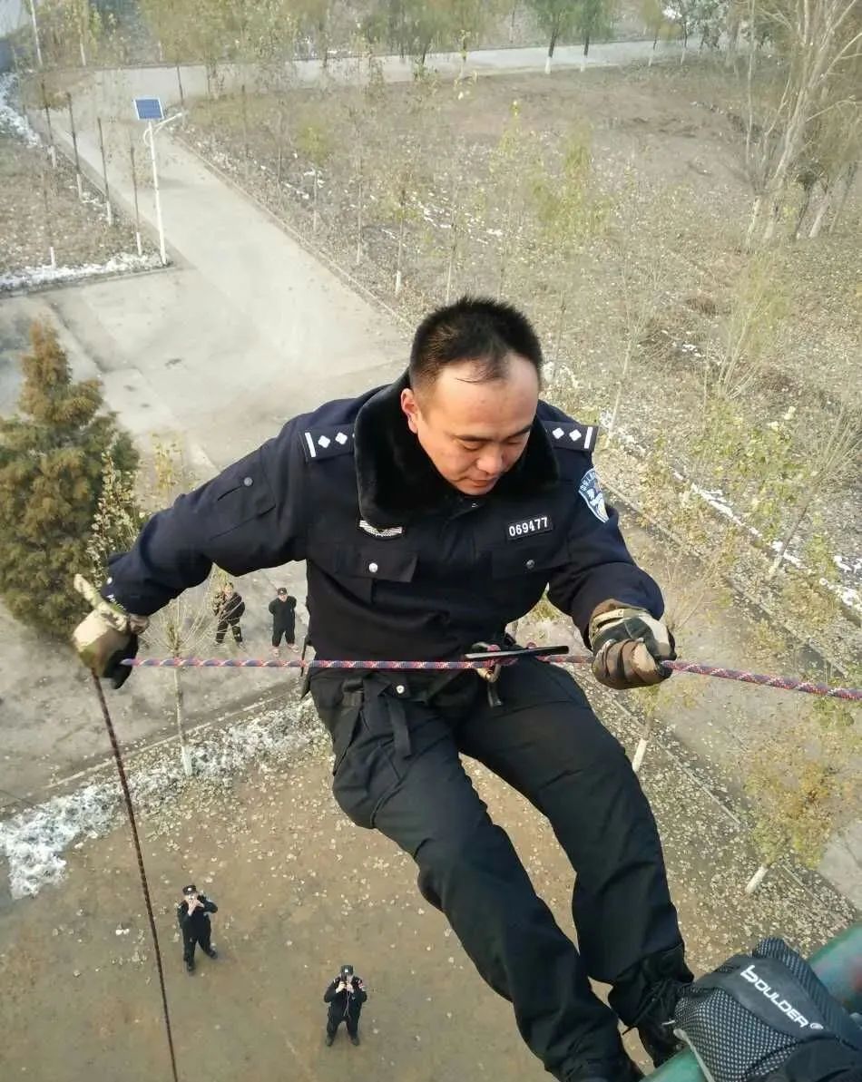 公安模范·河北榜样 | 闫键飞：将使命嵌入骨子里……