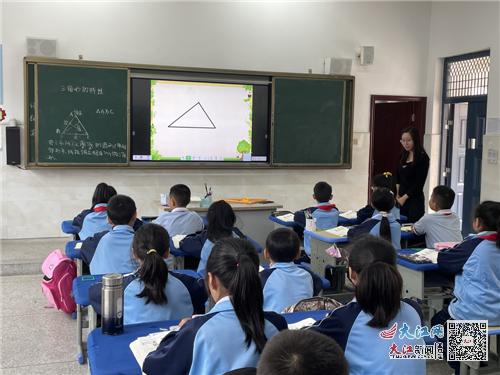 九江市柴桑区第五小学开展推门听课活动(图1)