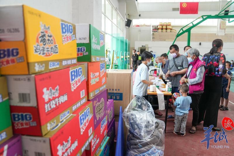 「视频+图集」直击广州最强降雨区域！200余人冒雨转移至安置点