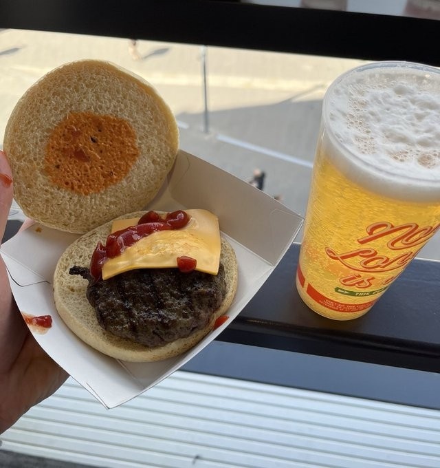 英超有什么零食（性价比PK！盘点英超球场小吃价格：阿森纳主场一份薯条12.6镑）
