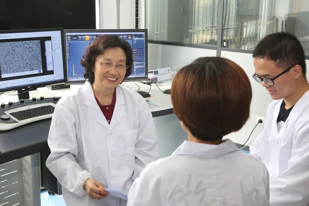 她立志“做中国人自己的生物材料”