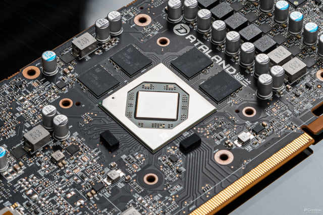 Radeon RX 6650 XT首发评测：核心、显存提速的甜品游戏卡