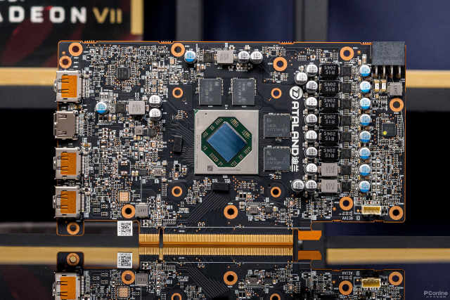 Radeon RX 6650 XT首发评测：核心、显存提速的甜品游戏卡