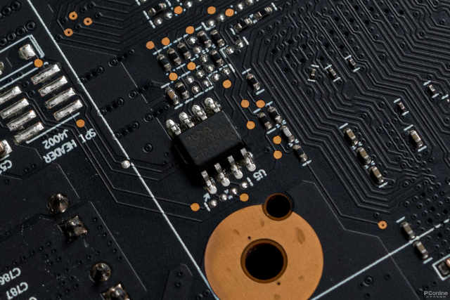 Radeon RX 6650 XT首发评测：核心、显存提速的甜品游戏卡