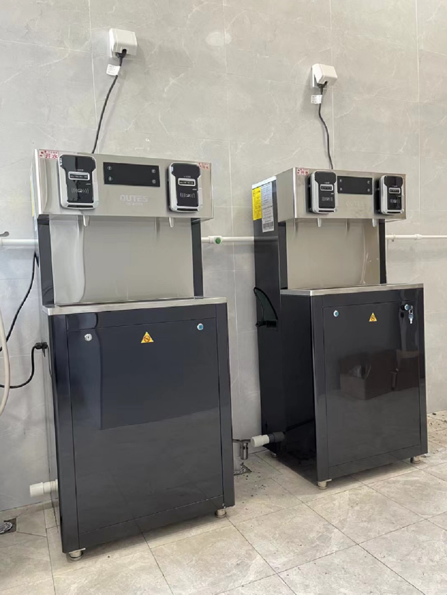 中广欧特斯精心为教学楼设计了一套校园直饮水bot解决方案,共配置了44