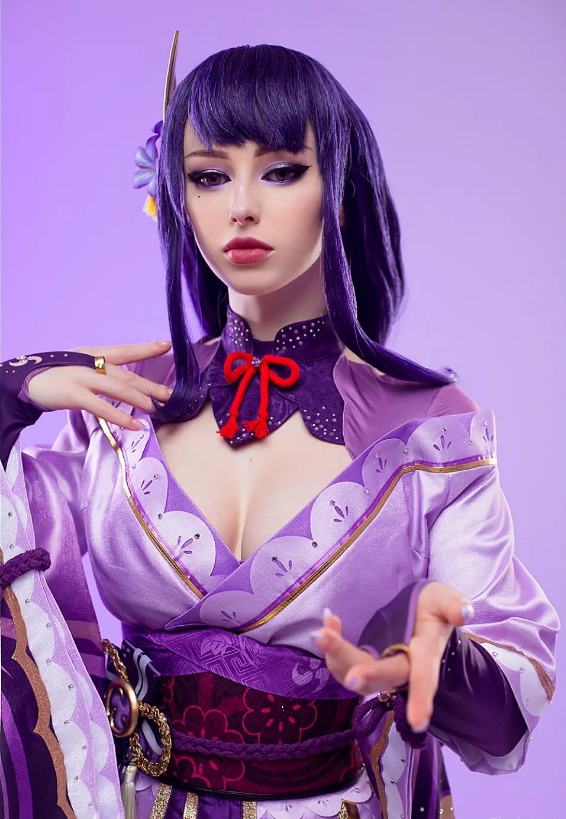 俄妹《尼尔》A2大姐姐COS 美腿御姐尽显肉感诱惑
