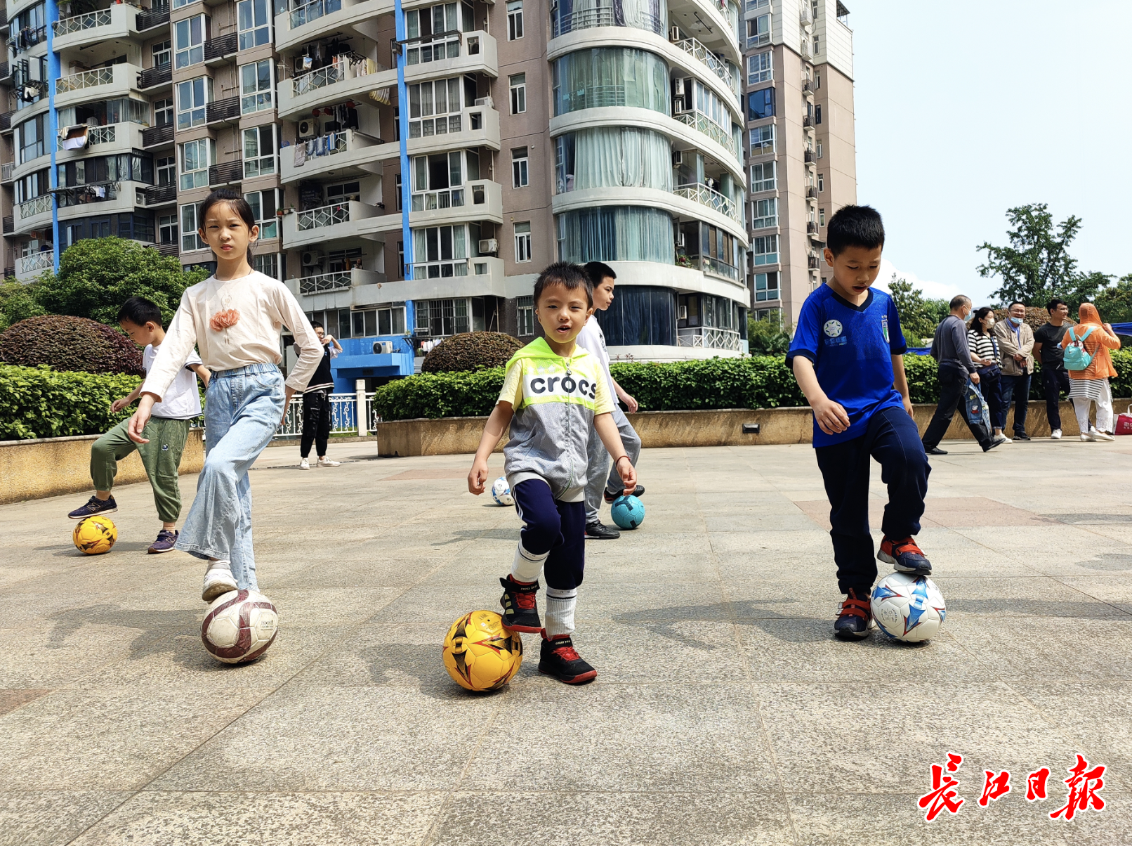 校园足球年龄划分（“追风少年足球队”成立！队员年龄最小仅4岁）