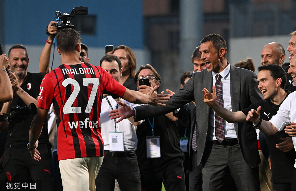 意甲奖杯什么时候出的（深一度｜AC米兰重夺意甲冠军，还是要靠马尔蒂尼）