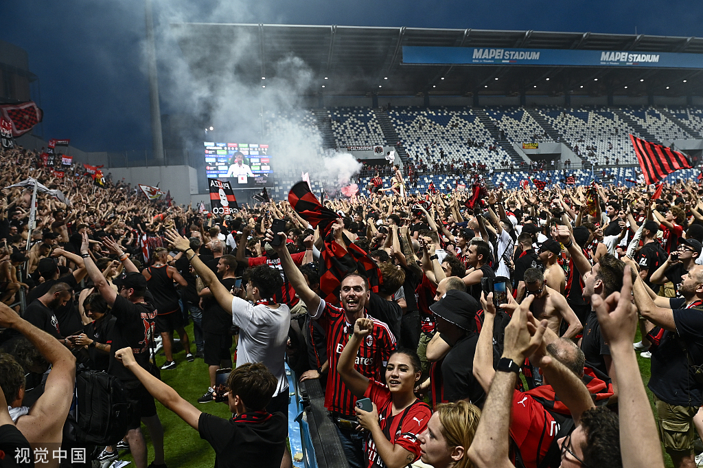 意甲奖杯什么时候出的（深一度｜AC米兰重夺意甲冠军，还是要靠马尔蒂尼）