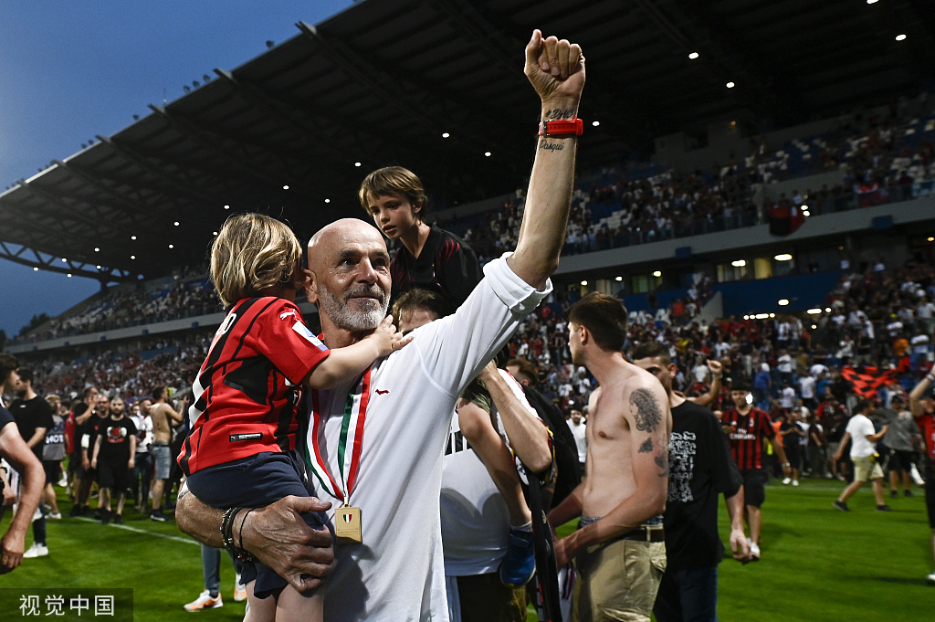 意甲奖杯什么时候出的（深一度｜AC米兰重夺意甲冠军，还是要靠马尔蒂尼）