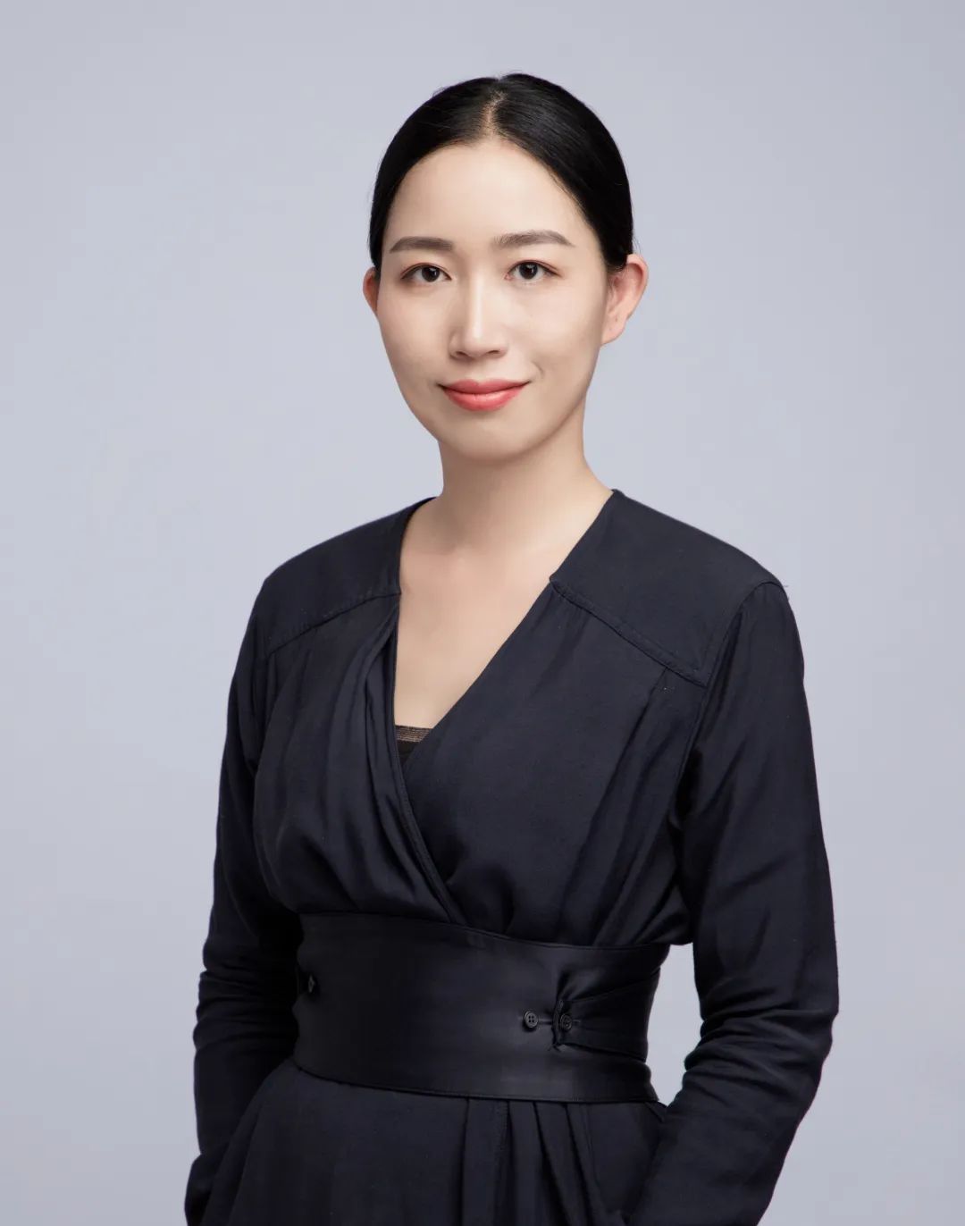 以去人类中心的方式想象未来：当人类与人工智能以新型关系一同塑造明日世界