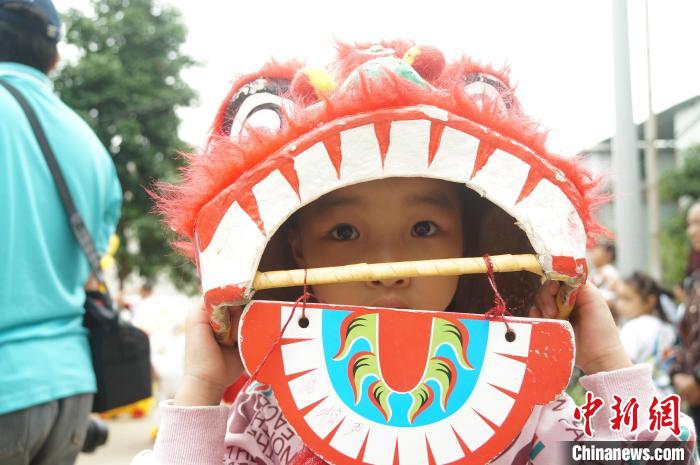 广西三代醒狮传承人接力中国千年技艺