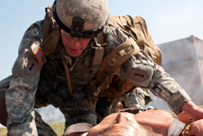 ������ս�����˲��� ������ı�׳����ϣ���������Ӧ