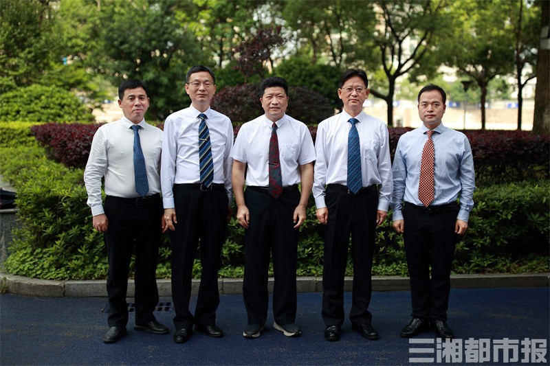 長沙麓山梅溪湖實驗中學(xué)今秋啟航(圖2) 長沙麓山梅溪湖實驗中學(xué)今秋啟航(圖2)