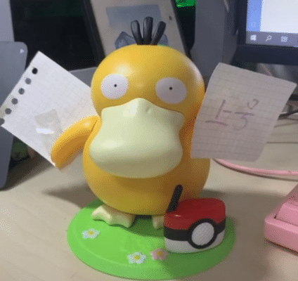 可达鸭爆红，1000亿美元的联名生意“躺赚”