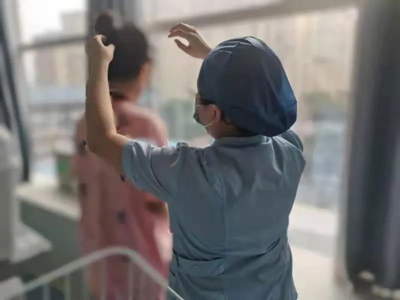 21岁女孩连续熬夜后竟……鬼门关前转了一圈