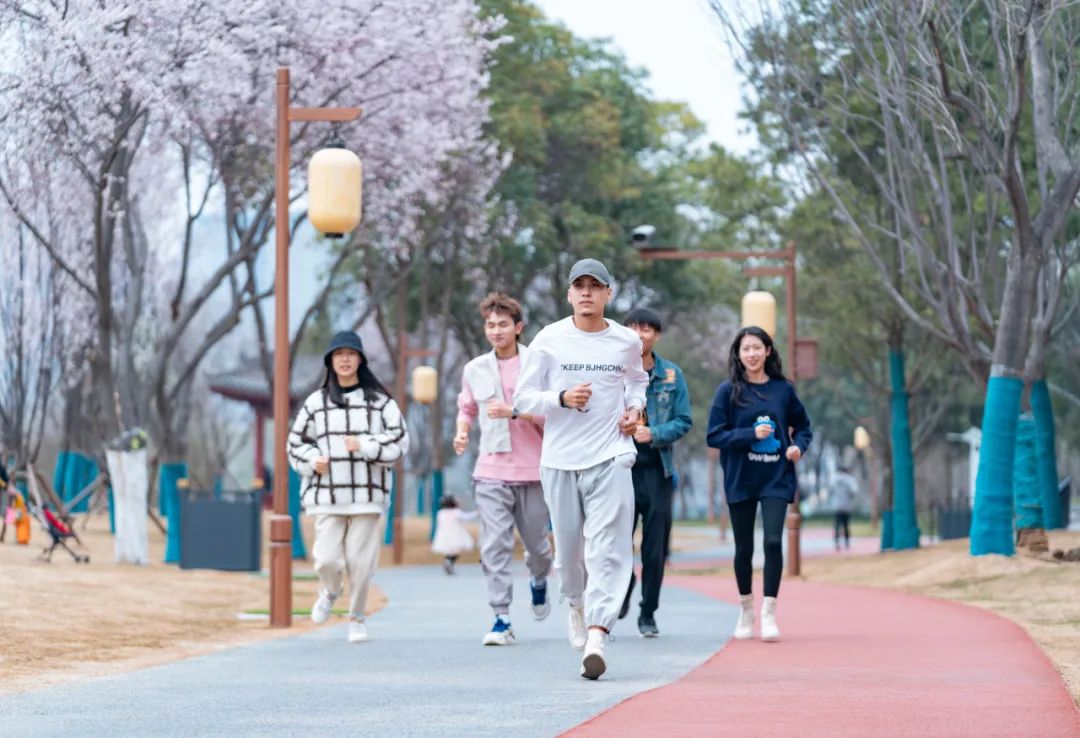 不知道以后去哪里踢球(周末运动去哪里？这些运动场地强烈安利！)