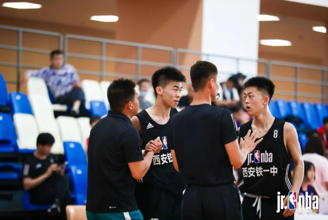 陕西省篮球青少年比赛冠军(铁一高中男篮jr.NBA，夺冠)
