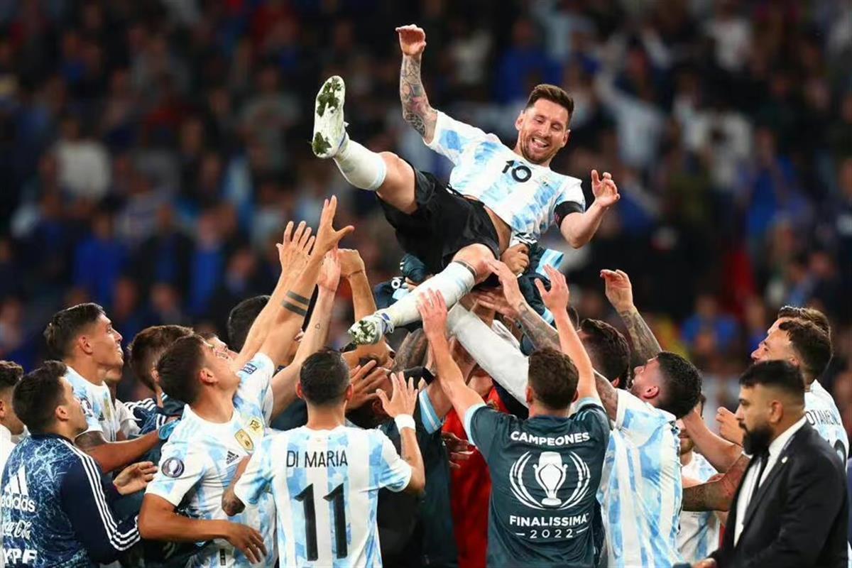 巅峰对决！欧美杯阿根廷3:0意大利，梅西斩获生涯第40冠