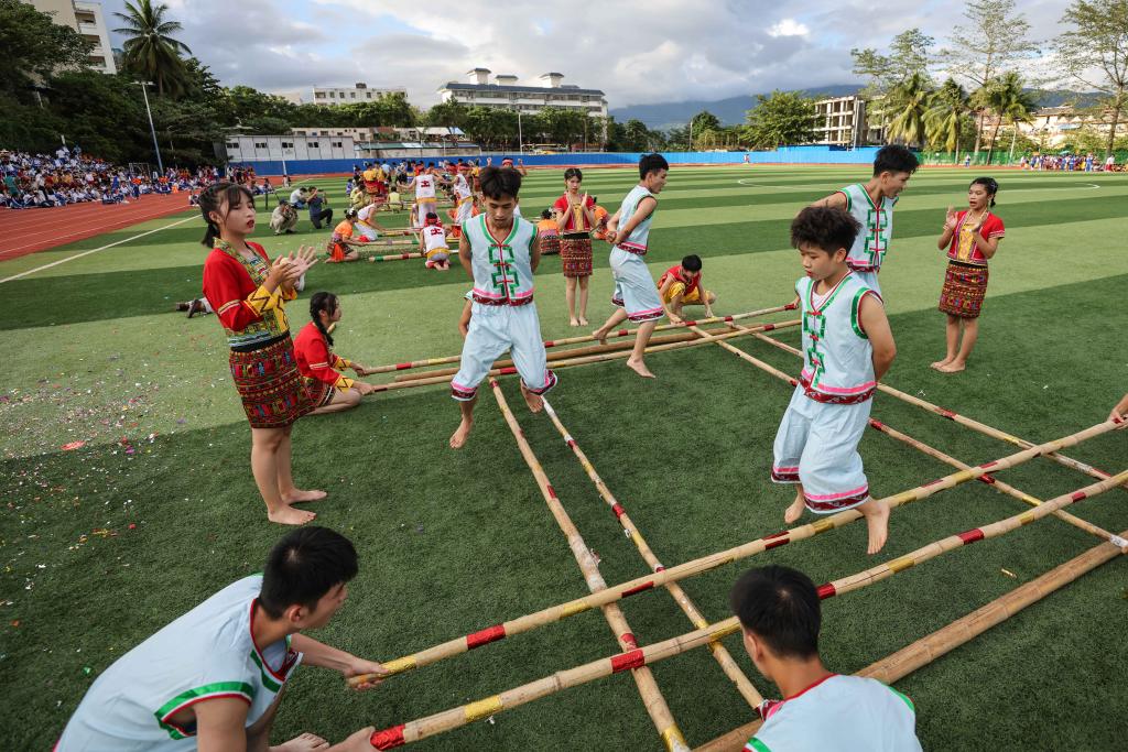 中超进行时什么意思(追光 | 球迷看过来！送你一份中超观赛指南)