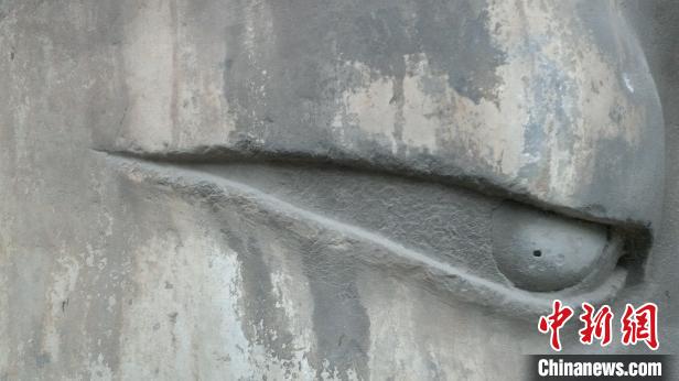 洛阳龙门石窟奉先寺首次发现琉璃材质眼珠