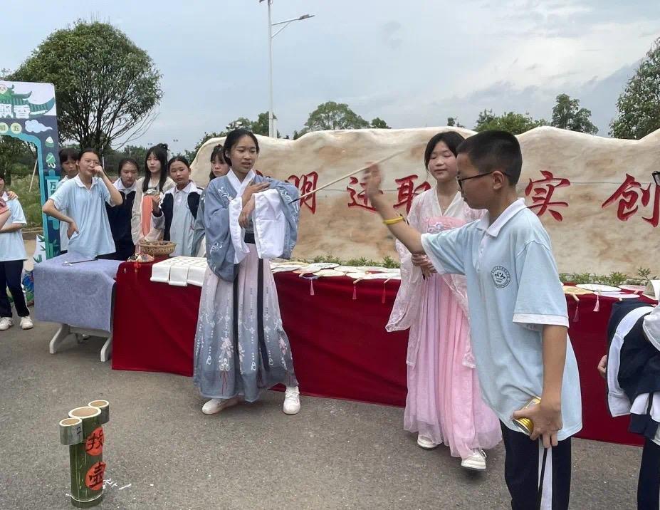 長(zhǎng)沙市望城區(qū)茶亭梅園中學(xué)師生“沉浸式”過節(jié)(圖3)