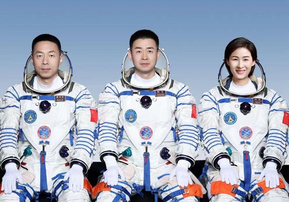 神舟十四號出征在即！44歲的陳冬成“最年輕乘組”指令長