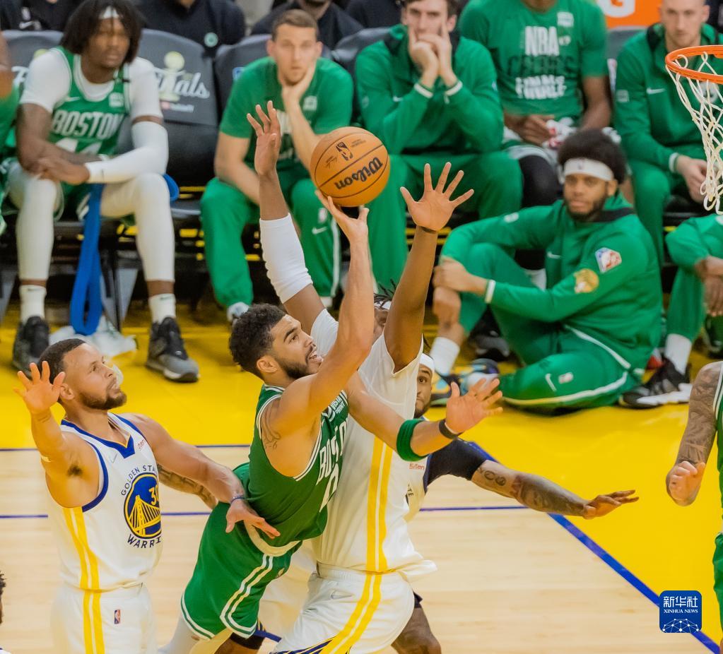 勇士vs骑士总决赛第二场(NBA总决赛第二场 勇士107比88战胜凯尔特人)