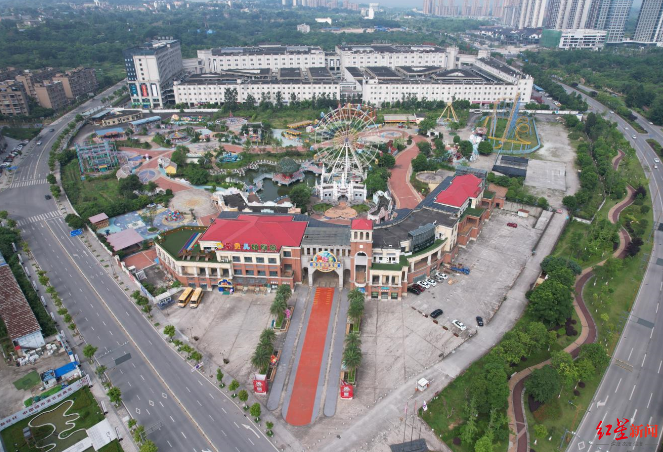 别了，“自贡恐龙欢乐王国”！市民感慨曾在此见证爱情，摩天轮是记忆地标