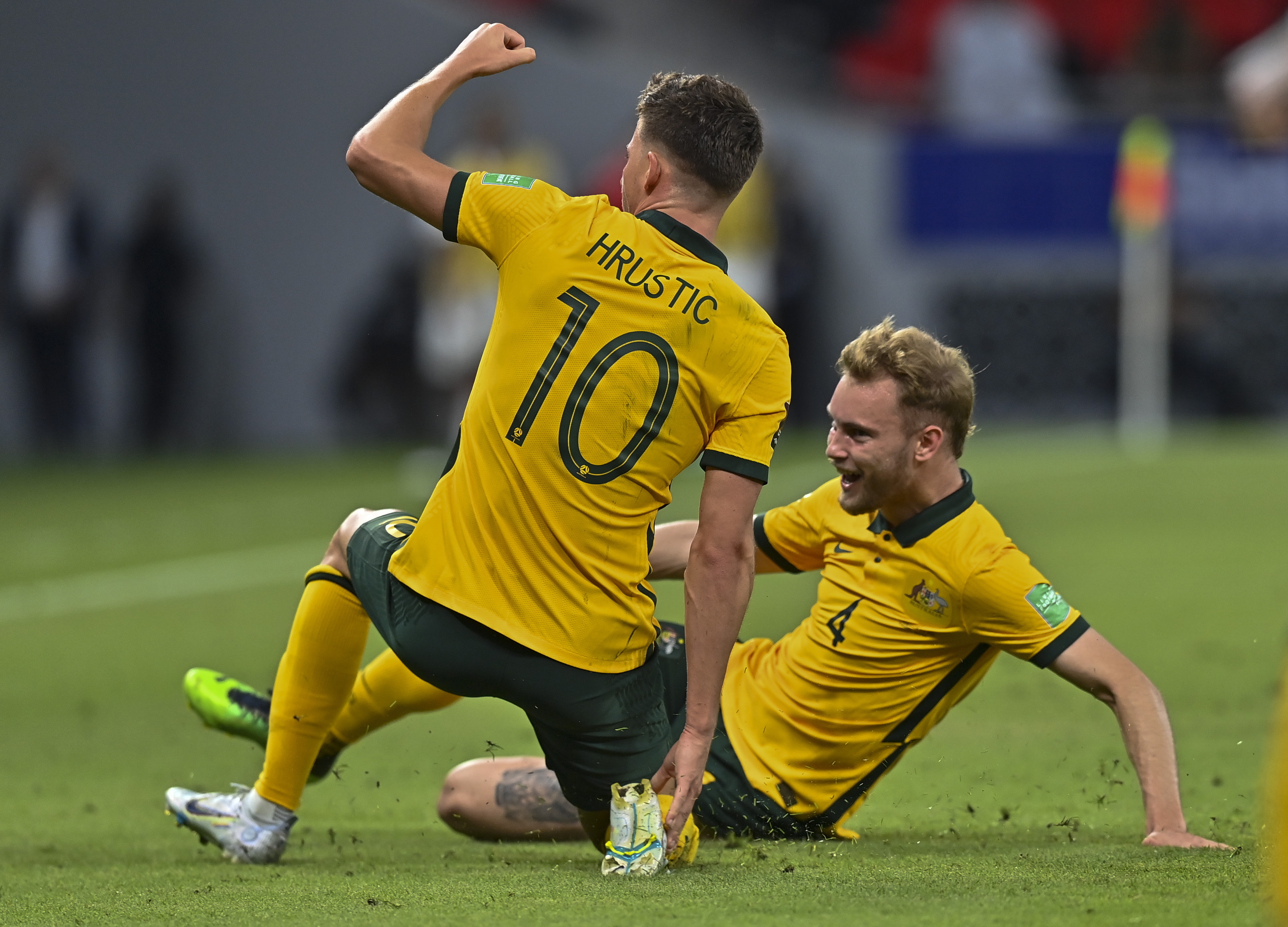 世界杯中球图片((外代二线)足球——世界杯预选赛:澳大利亚胜阿联酋)_