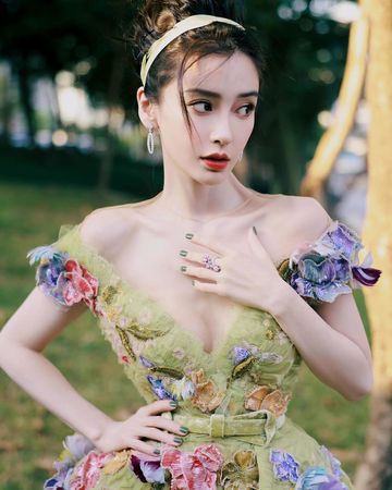 Angelababy 10年前被酸「脸会塌」 验收时间到！现况照曝光