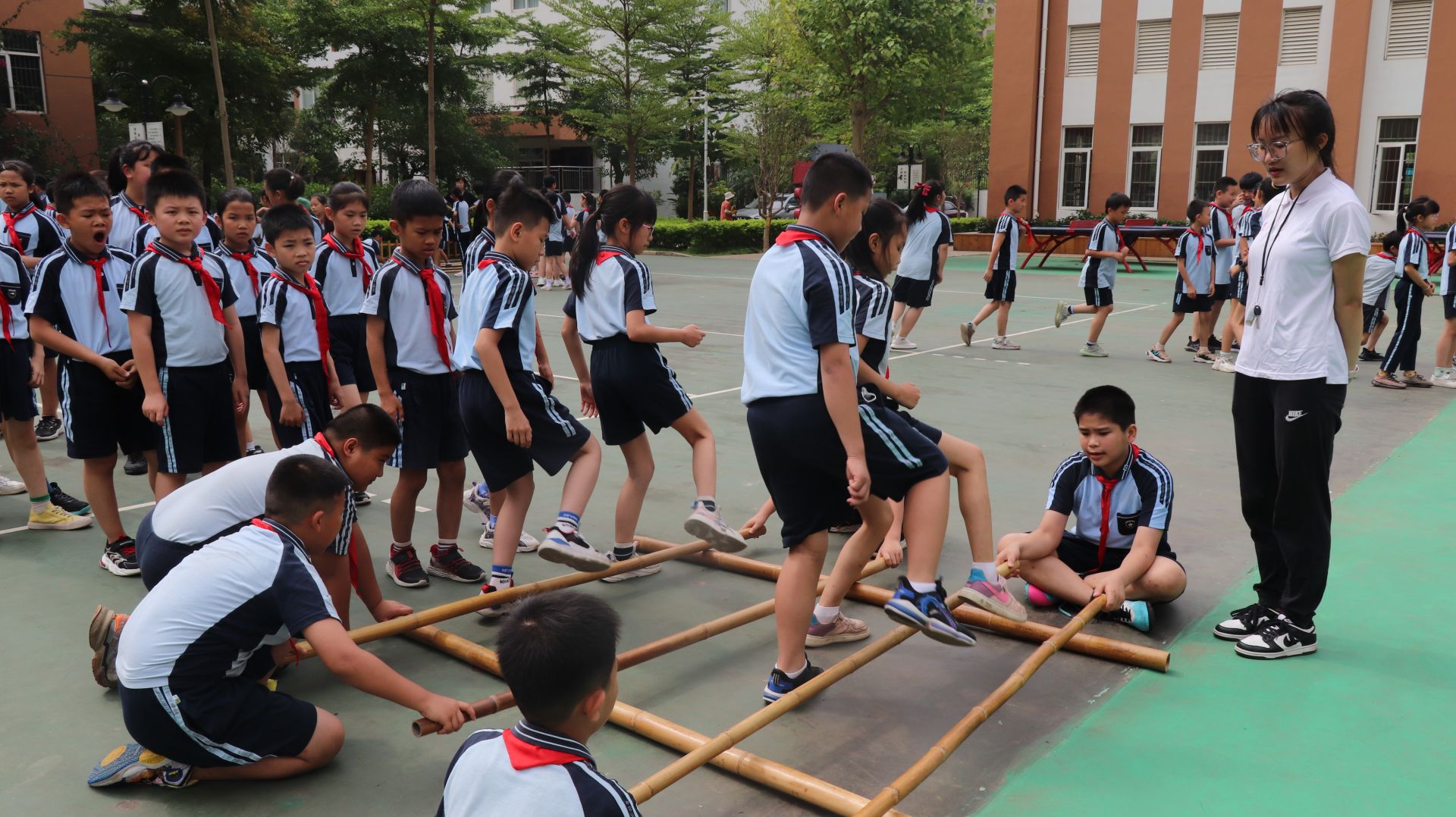 南宁市盘古路小学举行教育成果展评(图4)