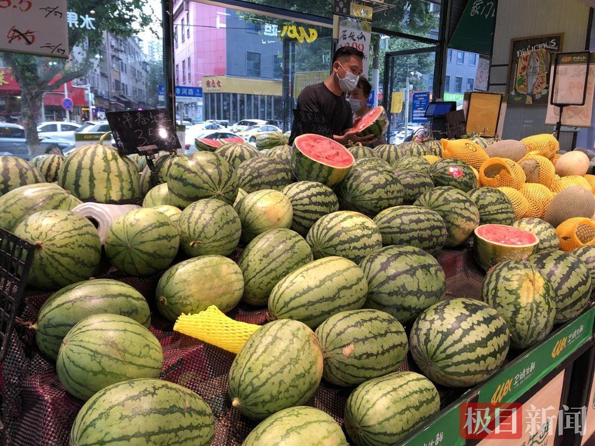 实惠吃瓜季就要来了！武汉市场西瓜售价将进入“一元期”